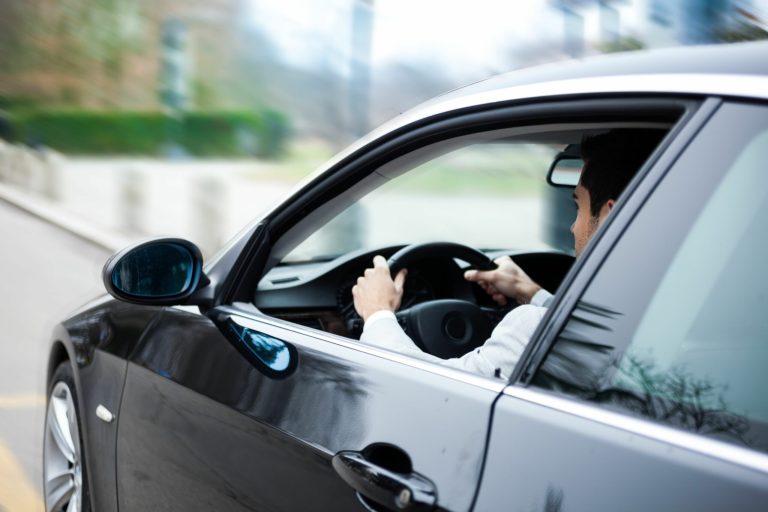 découvrez pourquoi l'assurance auto est chère à lyon et comment trouver des solutions adaptées pour protéger votre véhicule tout en maîtrisant votre budget.