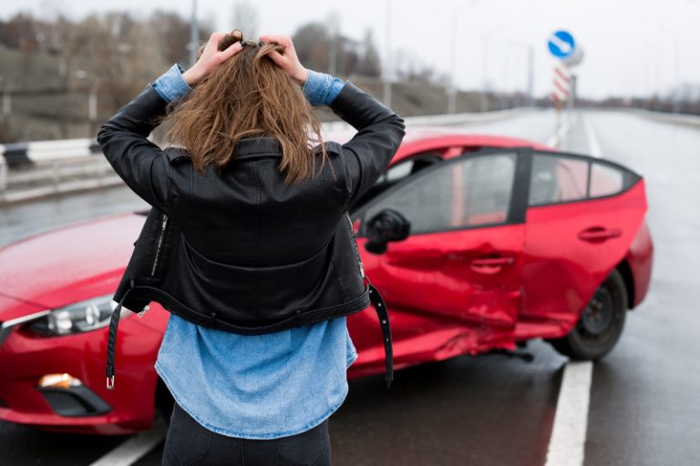 découvrez comment l'assurance voiture neuve couvre le vol et la destruction de votre véhicule, et comprenez l'impact sur votre malus pour mieux protéger votre investissement.