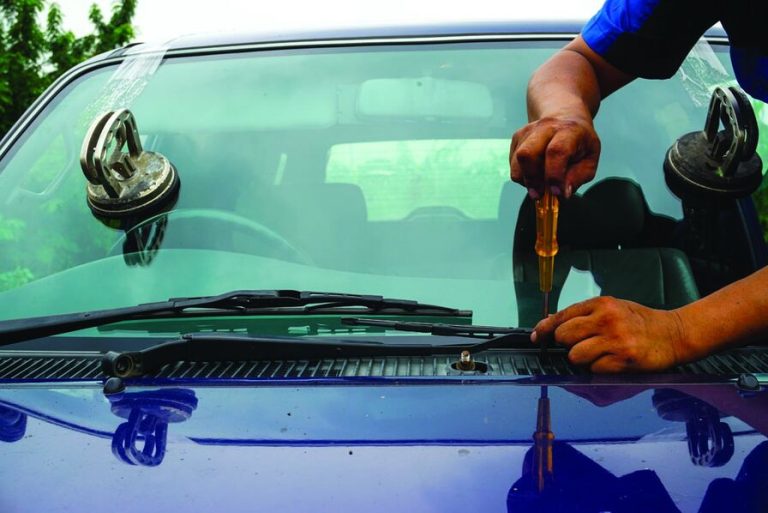 découvrez comment optimiser votre pouvoir d'achat tout en choisissant une assurance auto adaptée à vos besoins et à votre budget.