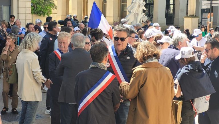 découvrez stéphane champay et son engagement avec agir pour le crès, une initiative dédiée au développement et à l'amélioration de la vie locale.